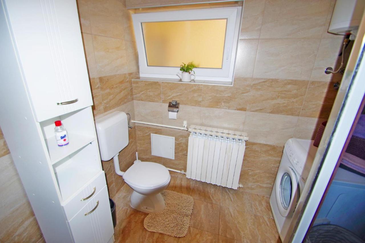Apartment Suzi Valdebek Pula Buitenkant foto