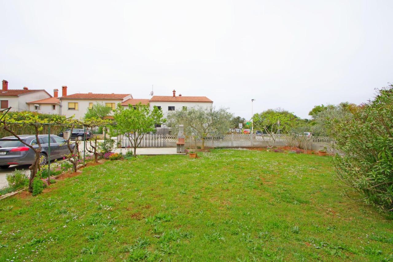 Apartment Suzi Valdebek Pula Buitenkant foto